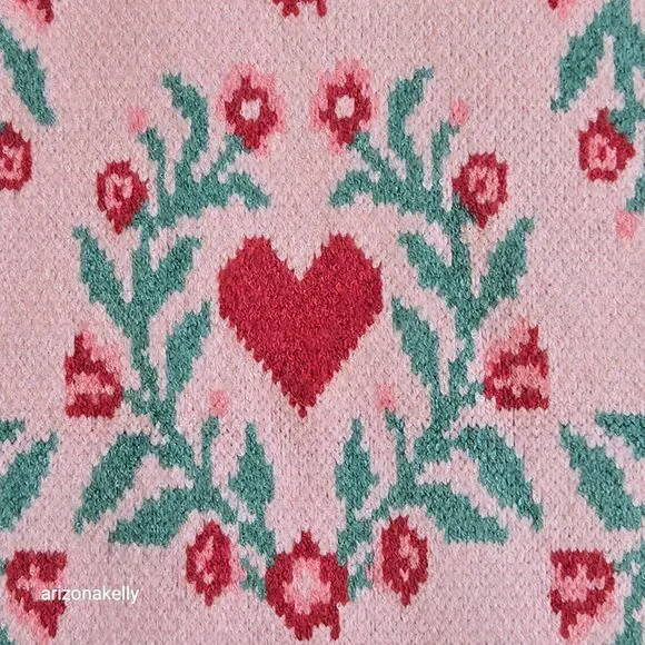 NWT Vera Bradley Knit Heart Scarf - Picture 3 of 8